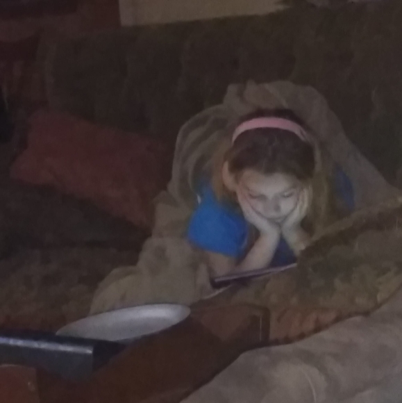 Meet your Posher, Beth - Picture 1 of 1